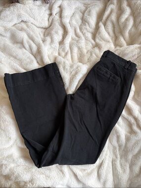 GAP Women’s Black Straight-Leg Pants